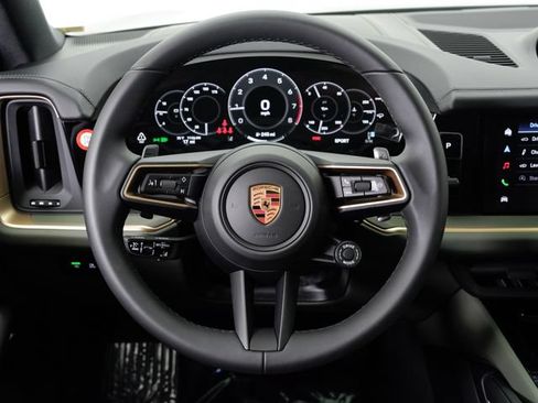 New 2026 Porsche Cayenne Coupe AWD/4WD image 11