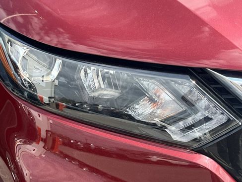 Used 2021 Nissan Rogue Sport SL image 8