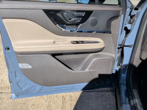 Used 2024 Lincoln Corsair Reserve w/ Equipment Group 201A image 10