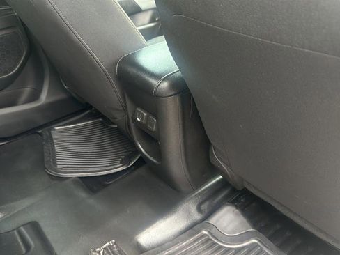 Used 2022 Chevrolet Colorado LT w/ Fleet Safety Package image 21