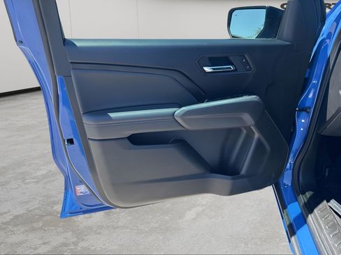 New 2025 GMC Canyon Elevation w/ Convenience Package image 15