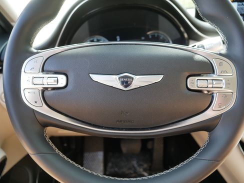 Used 2022 Genesis GV70 2.5T AWD/4WD image 25
