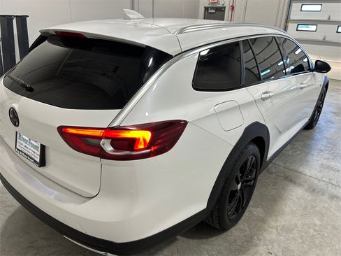 Used 2019 Buick Regal Preferred image 6