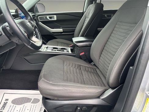 Used 2020 Ford Explorer XLT w/ Comfort Package AWD/4WD image 9