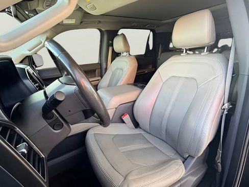 Used 2021 Ford Expedition Max Limited RWD image 5