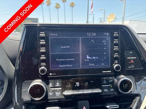 Used 2021 Toyota Highlander L FWD image 26