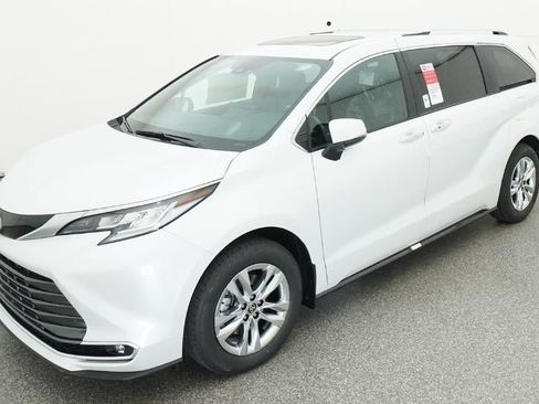 New 2026 Toyota Sienna Limited FWD image 1