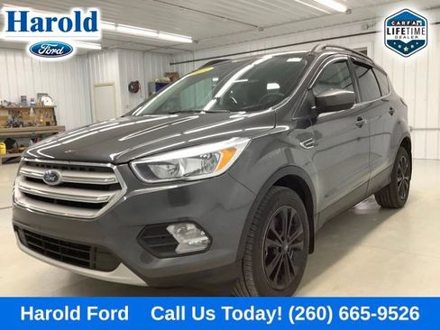 Used 2018 Ford Escape SE w/ SE SYNC Package image 3