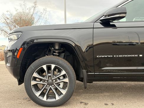New 2025 Jeep Grand Cherokee Overland w/ Luxury Tech Group IV image 10