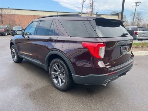Used 2023 Ford Explorer XLT w/ Equipment Group 202A AWD/4WD image 7