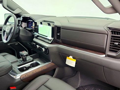 Used 2026 GMC Sierra 1500 SLT image 24