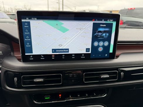 Used 2023 Lincoln Nautilus Reserve image 22