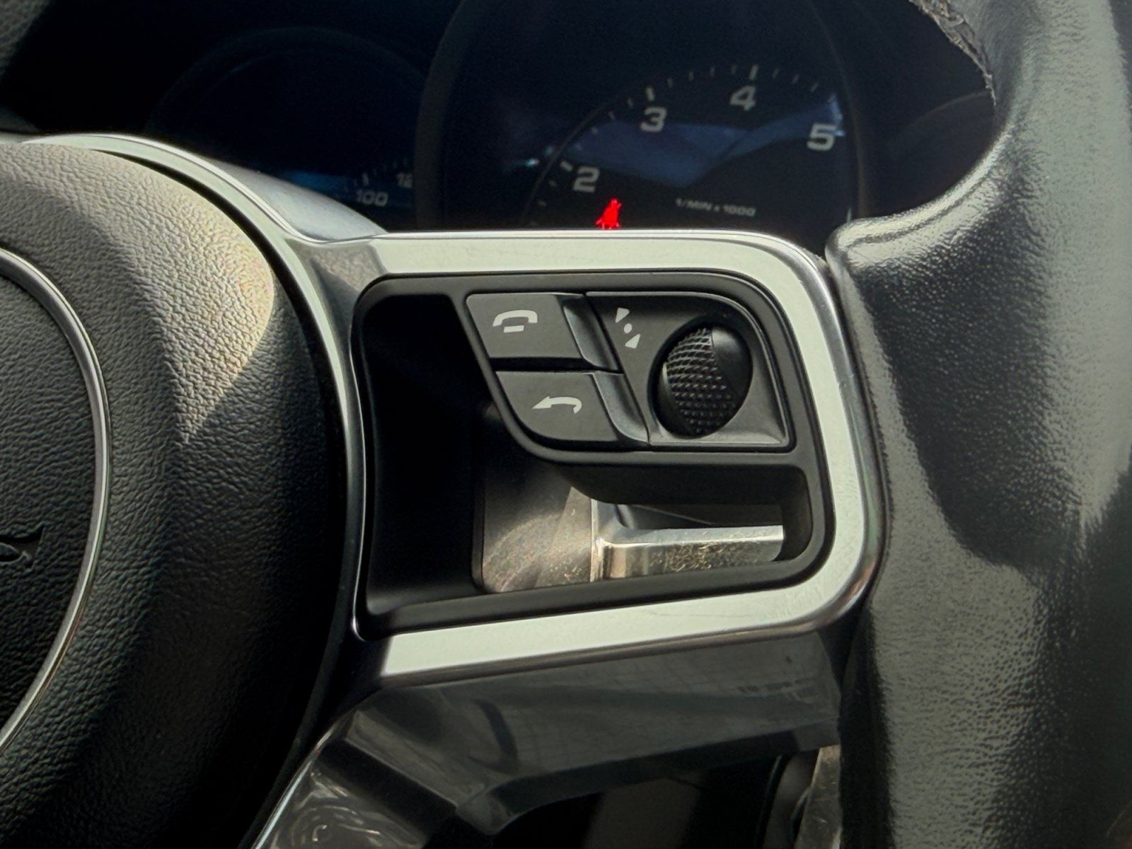 Used 2020 Porsche Macan AWD/4WD image 21