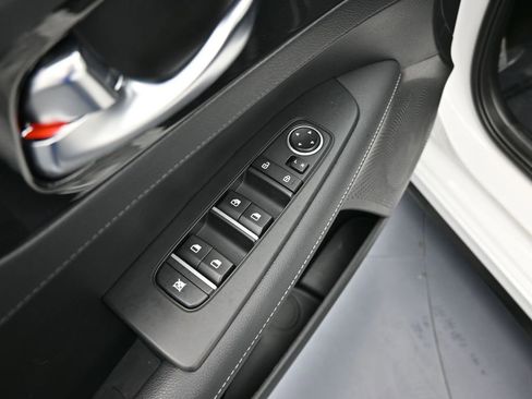 Used 2024 Kia Forte GT-Line image 13