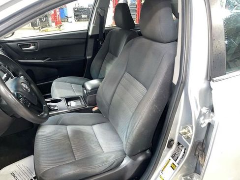 Used 2015 Toyota Camry LE FWD image 11