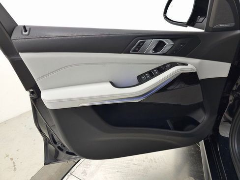 Used 2026 BMW X5 xDrive40i w/ M Sport Package image 16