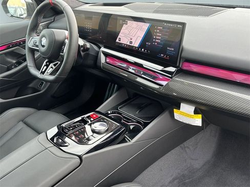 Used 2026 BMW M5 Touring image 17