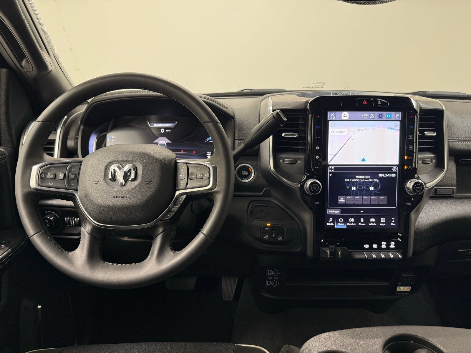 Used 2025 RAM 2500 Laramie AWD/4WD image 26