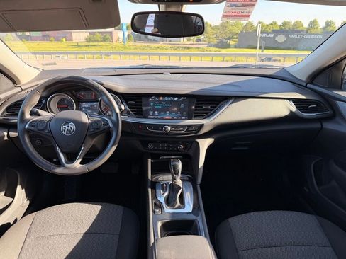 Used 2018 Buick Regal Preferred w/ Sights and Sounds Package FWD image 24