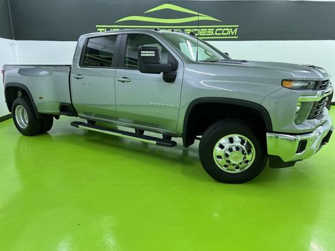 Used 2025 Chevrolet Silverado 3500 LT w/ Safety Package AWD/4WD image 1