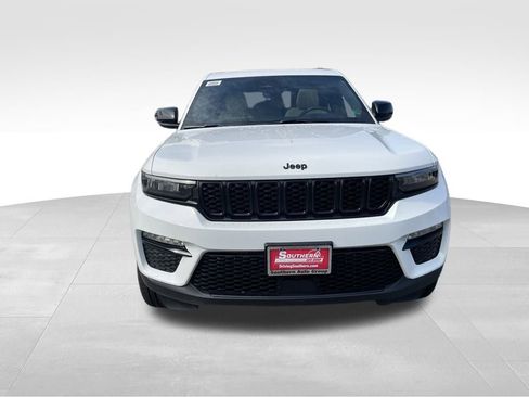 New 2025 Jeep Grand Cherokee Limited w/ Black Appearance Package image 9