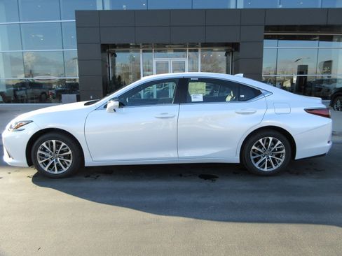 New 2025 Lexus ES 350 image 3