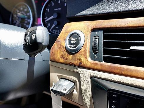 Used 2006 BMW 325i Sedan image 30