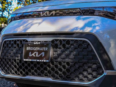 Certified 2023 Kia Soul LX w/ LX Technology Package image 27