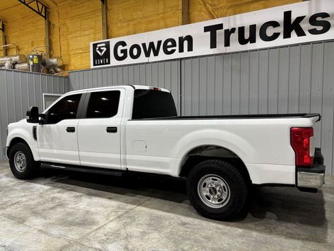 Used 2019 Ford F250 XL w/ Power Equipment Group RWD image 5