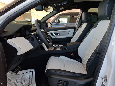 New 2026 Land Rover Discovery Sport Landmark image 11