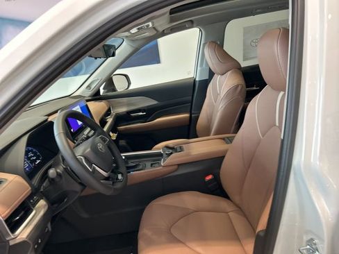 New 2026 Toyota Grand Highlander AWD image 15