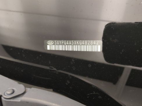Used 2019 Kia Sorento FWD V6 image 33