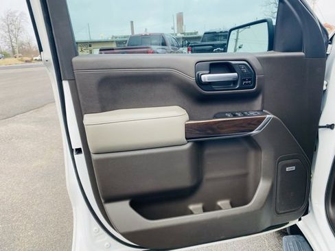 Used 2020 GMC Sierra 1500 SLT image 25