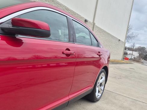 Used 2010 Ford Taurus SHO image 10