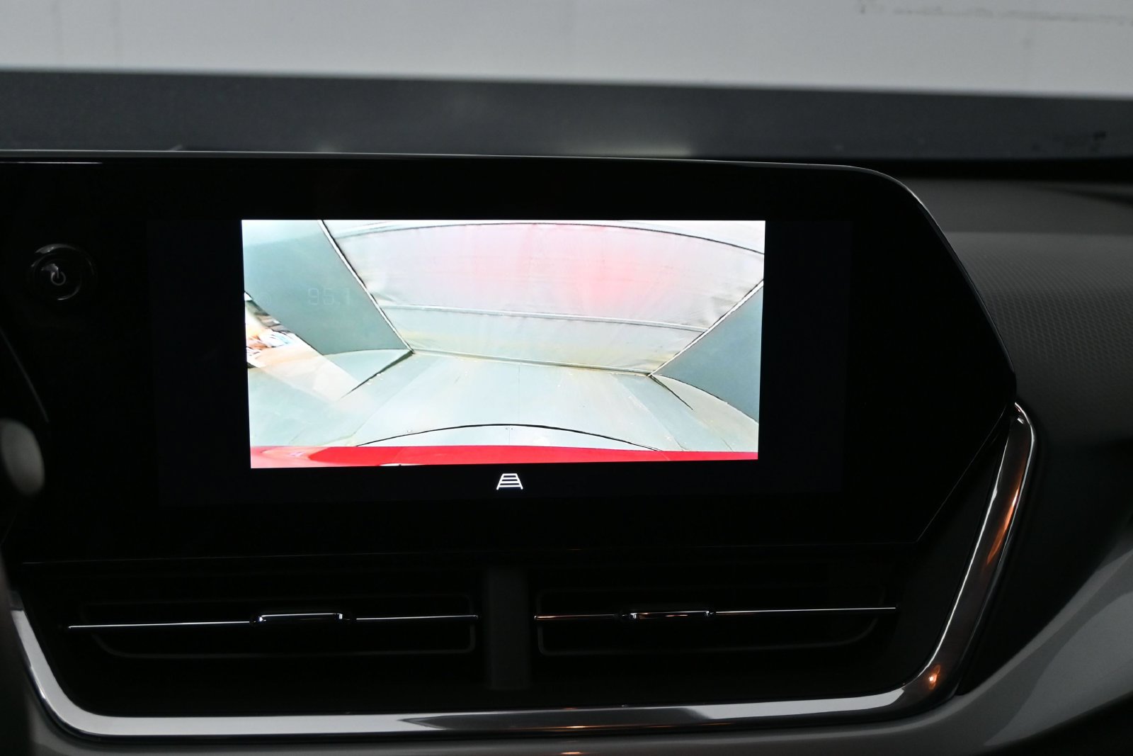 Used 2025 Chevrolet Trax LT FWD image 11