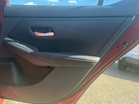 Used 2023 Nissan Sentra SR w/ SR Premium Package image 9