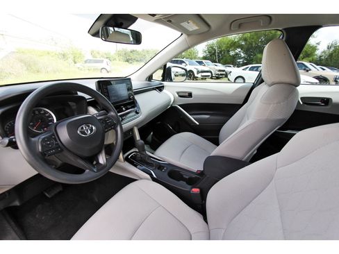 Used 2022 Toyota Corolla Cross L FWD image 31