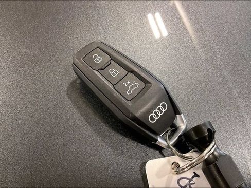 Used 2025 Audi Q5 Premium Plus w/ Premium Plus AWD/4WD image 11