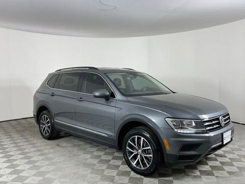 Used 2020 Volkswagen Tiguan SE FWD image 2