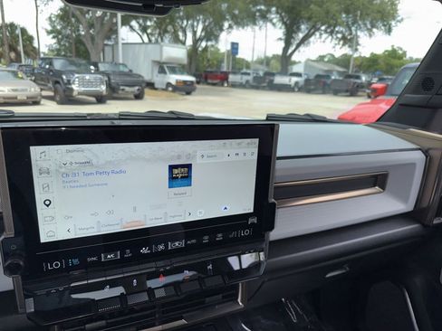 Used 2025 GMC Hummer EV 3X AWD/4WD image 48