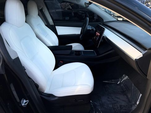 Used 2022 Tesla Model Y Long Range AWD/4WD image 23