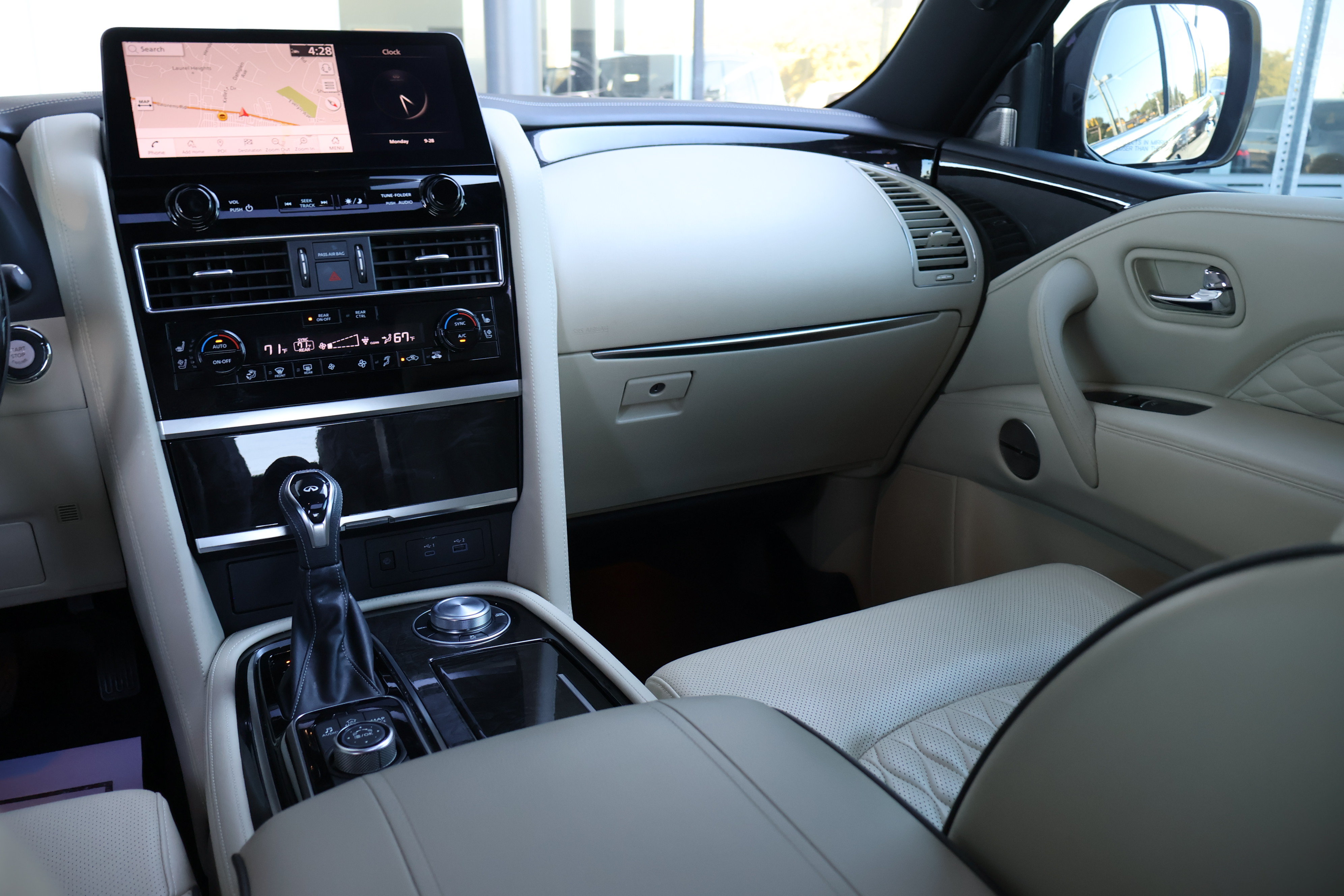 Used 2022 INFINITI QX80 Sensory w/ All-Season Package AWD/4WD image 23