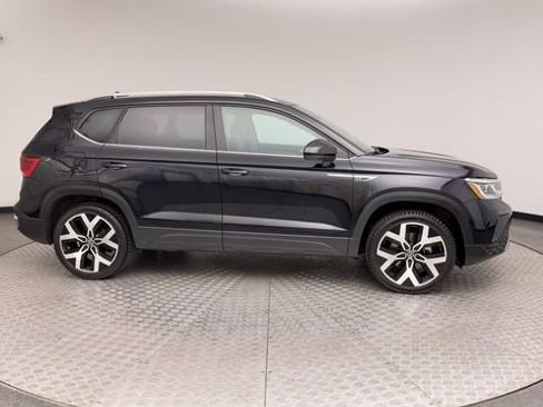 Used 2022 Volkswagen Taos SEL AWD/4WD image 9
