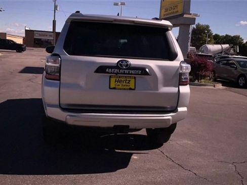 Used 2024 Toyota 4Runner TRD Off-Road Premium image 8