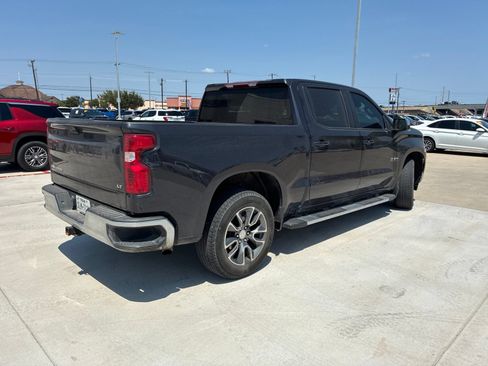 Used 2022 Chevrolet Silverado 1500 LT w/ Protection Package RWD image 3