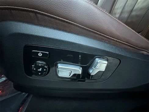 Used 2020 BMW X5 M50i image 11