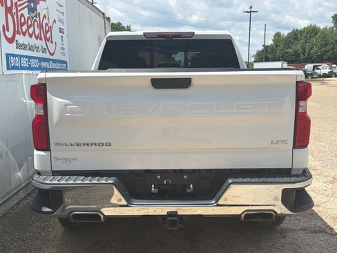 Used 2021 Chevrolet Silverado 1500 LTZ w/ LTZ Premium Package AWD/4WD image 4