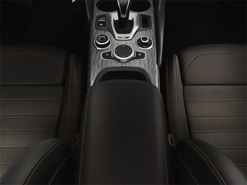 New 2025 Alfa Romeo Giulia w/ Driving Assist Package image 27