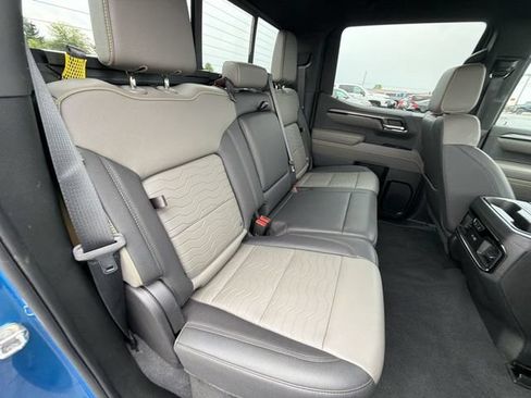 Certified 2022 Chevrolet Silverado 1500 ZR2 w/ Technology Package AWD/4WD image 28