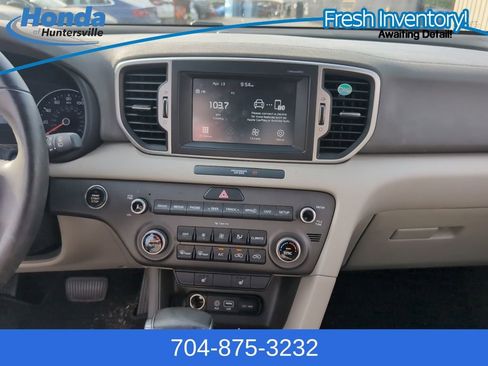 Used 2017 Kia Sportage EX image 17